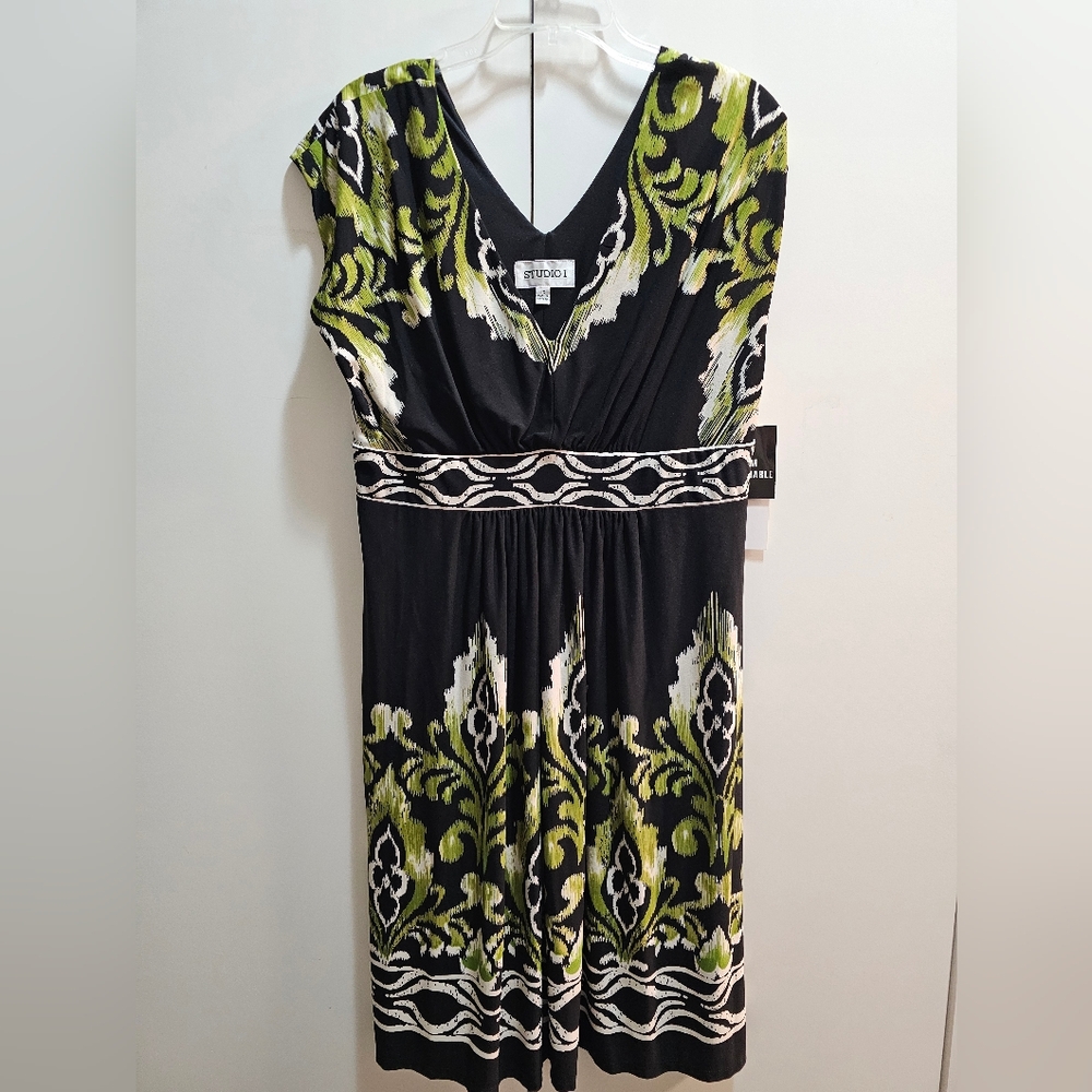 Studio 17 Black and Green Patterned Dress